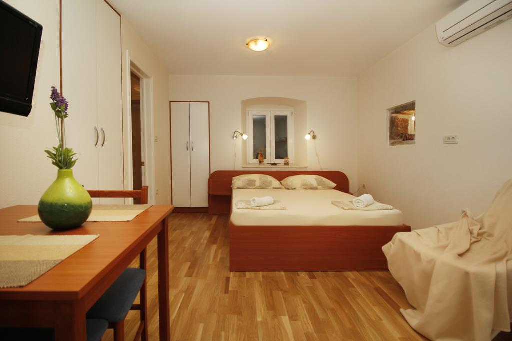 Apartments Caralipeo Makarska Bilik gambar